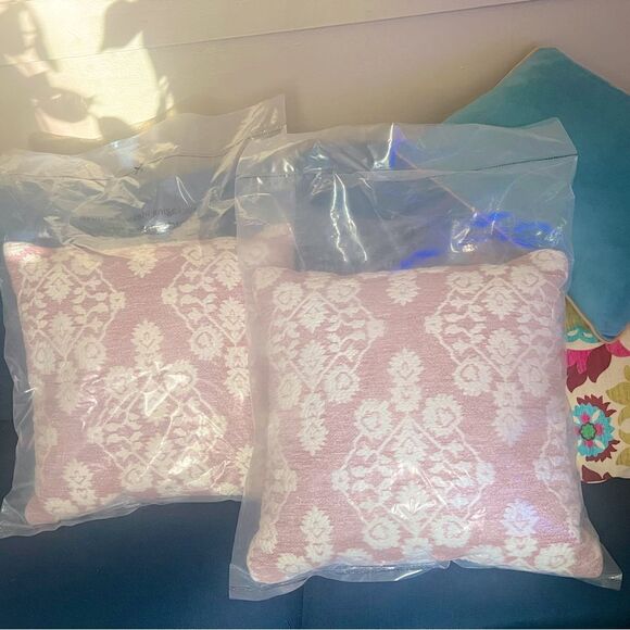 Gauri Kohli ‘’Rouche’ Pillows x 2 Peach Pastel Decorative Pillow Set 18” x 18” - Picture 4 of 14